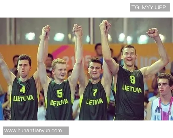 中国男篮在昆山迎战立陶宛全力以赴争取胜利的精彩对决